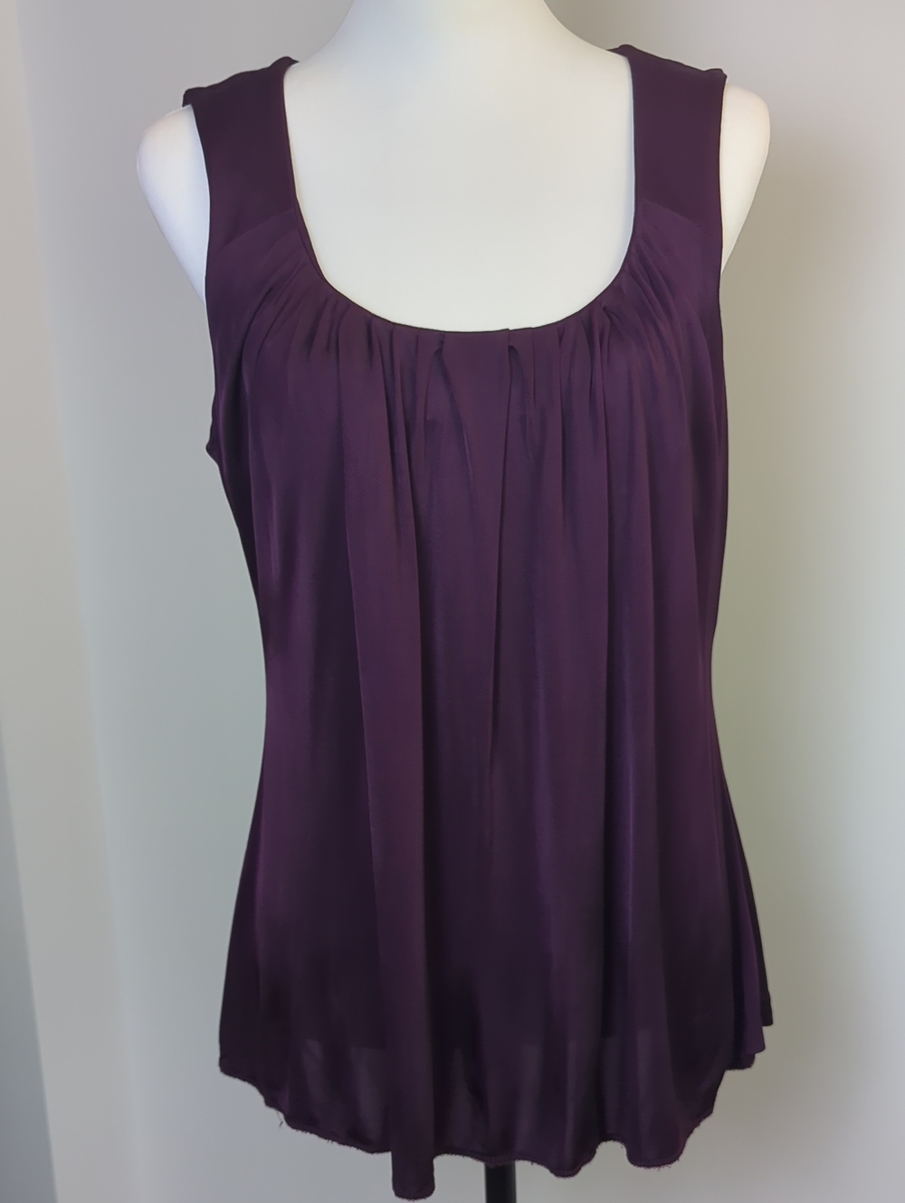 Banana Republic Dark Purple Flowy Pleated Scoop Neck Sleeveless Blouse LARGE